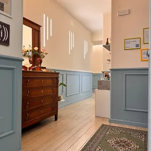 Bed & Breakfast Frebi's -, Naples